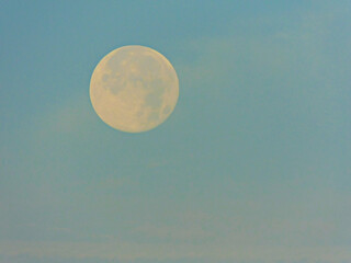 Der Mond am südlichen Himmel am Morgen © silbertaler