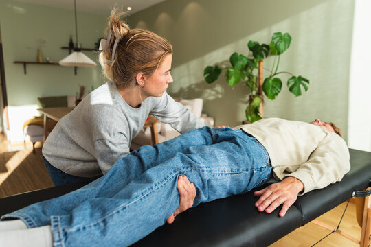 Holographic Kinesiology Session in Home Studio