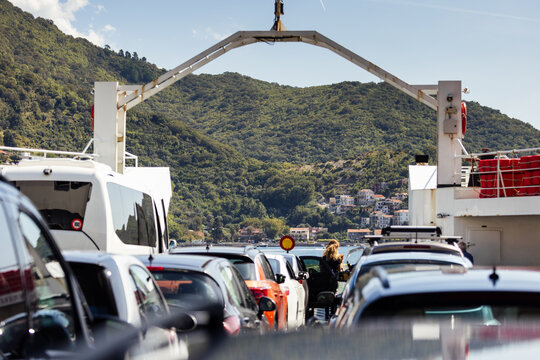Vehicle transportation by ferry