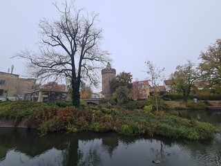 Blick auf die Havel in Brandenburg an der Havel, mit sch&ouml;ner Umgebung, an einem atmosph&auml;rischem Herbsttag