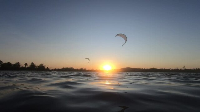 Kitesurf in Cau&iacute;pe Lagoon, Cumbuco Beach - Caucaia, Cear&aacute;