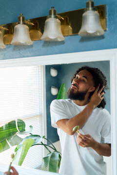 Morning Routine Jade Roller Application