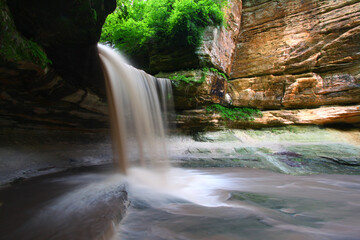 Waterfall scenery at Starved Rock State Park in Illinois