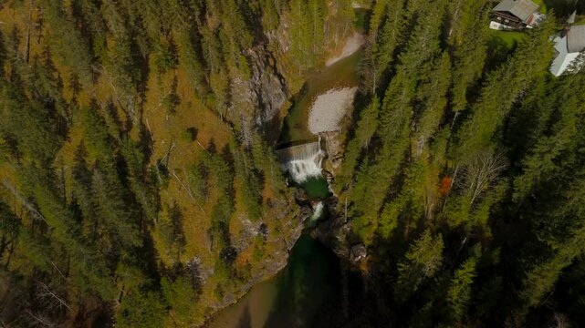 Katholische Bergkapelle Maria Hilf im Valepp, Gemarkung Deutschland, Bayern Luftaufnahme. Catholic mountain chapel Maria Hilf in Valepp, Germany, Bavaria Aerial view. Valepp Wasserfall