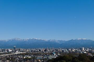2024.22呉羽山から富山市街地と北アルプス剱岳薬師岳立山連峰パノラマ