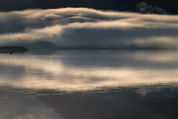 Obraz premium Cloud inversion over Scottish loch
