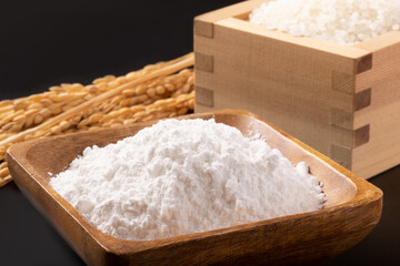 米粉　うるち米（秋田県産あきたこまち）