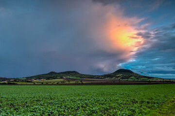Obraz premium Dramatic light after a storm over the Central Bohemian Highlands