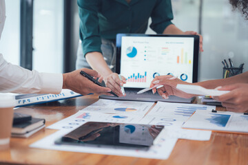 Team Analyzing Data: Collaborative Business Meeting 