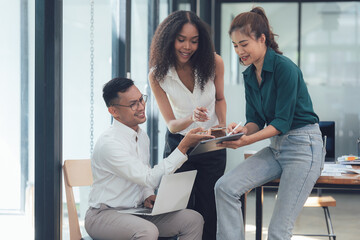 Fototapeta premium Collaborative Teamwork: Diverse Team Meeting in Modern Office 