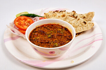 Keema Matar with Tandoori roti