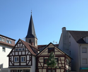 Fachwerkhaeuser und Kirche in Schluechtern