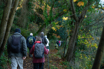 Groupe de randonneurs autour de Tréguier en Bretagne - France