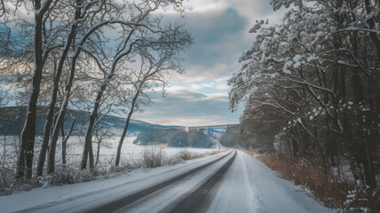 Fototapeta premium Winterlandschaft mit schneebedeckter Straße