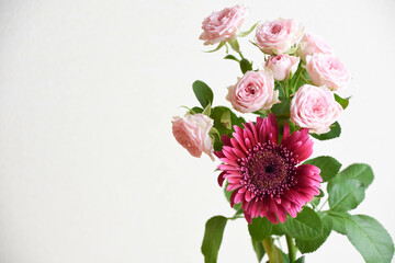 薔薇とガーベラ