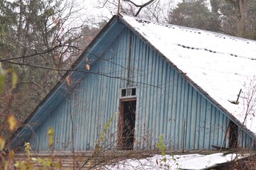 the roof of an abandoned house