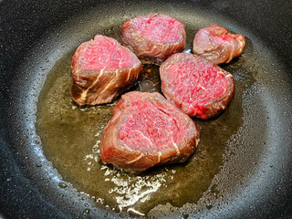 Surf and Turf mit Filetsteak und Hummer