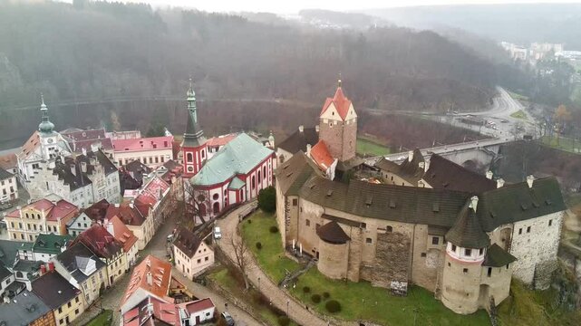 Burg Hrad Loket Tschechien Luftaufnahme 