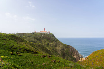 Paisajes de Cabo da Roca (Portugal)
Acantilado que emerge 140 metros sobre el Atlántico; es el...