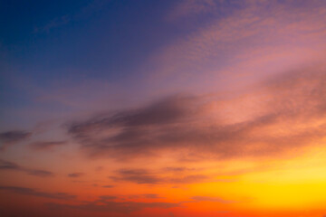 Obraz premium Morning sky background,Morning Sky, Horizon,Golden Sunset beauty Sun Dawn with Yellow, Orange, Blue Sunrise sky Background, Sunny bright Dramatic Cloud heaven sunshine,Beautiful , luxury soft gradient