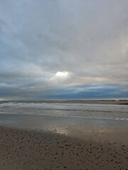 Wolkenloch an der Nordseeküste in Jütland