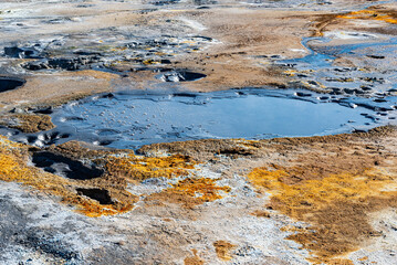 N&aacute;maskar&eth; is a narrow geothermal in North East Iceland.