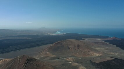 vue aérienne du parc national des volcans du parc national de Timanfaya sur l'île de Lanzarote...