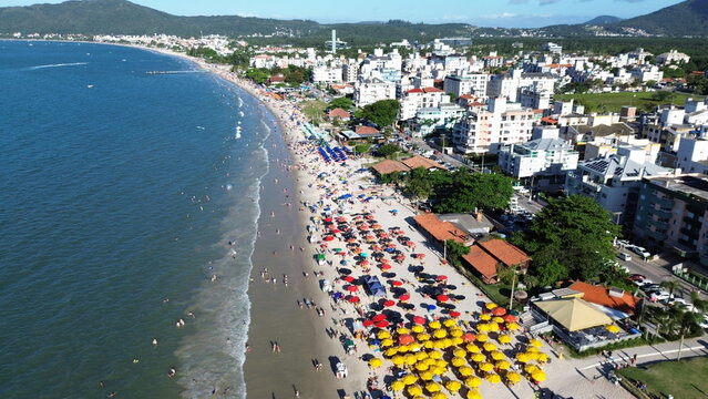 Foto Aera de Praia de Canasvieiras Florian&oacute;polis