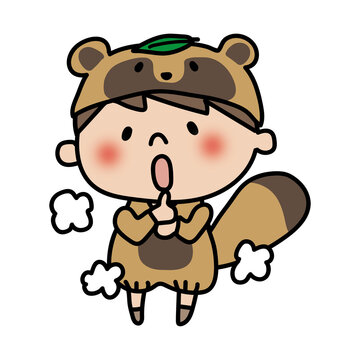 ドロンと化けるたぬきの格好をした子供