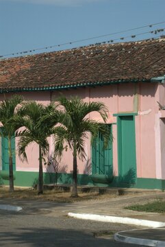 La arquitectura rural en el estado Anzoategui tiene huellas del pasado colonial,sin embargo y a pesar del calor los techos en su mayoria son de zinc.