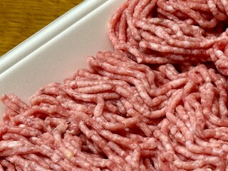 パックに入ったひき肉 