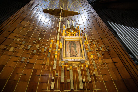 Manto sagrado de la virgen de Guadalupe que se encuentra en la Bas&iacute;lica de la Ciudad de M&eacute;xico