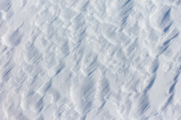 Obraz premium The snow is white and the ground is covered in it