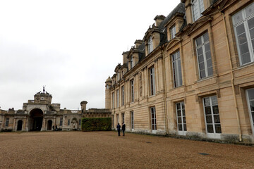 Entr&eacute;e du ch&acirc;teau d'Anet et cour de la fa&ccedil;ade ext&eacute;rieure style renaissance