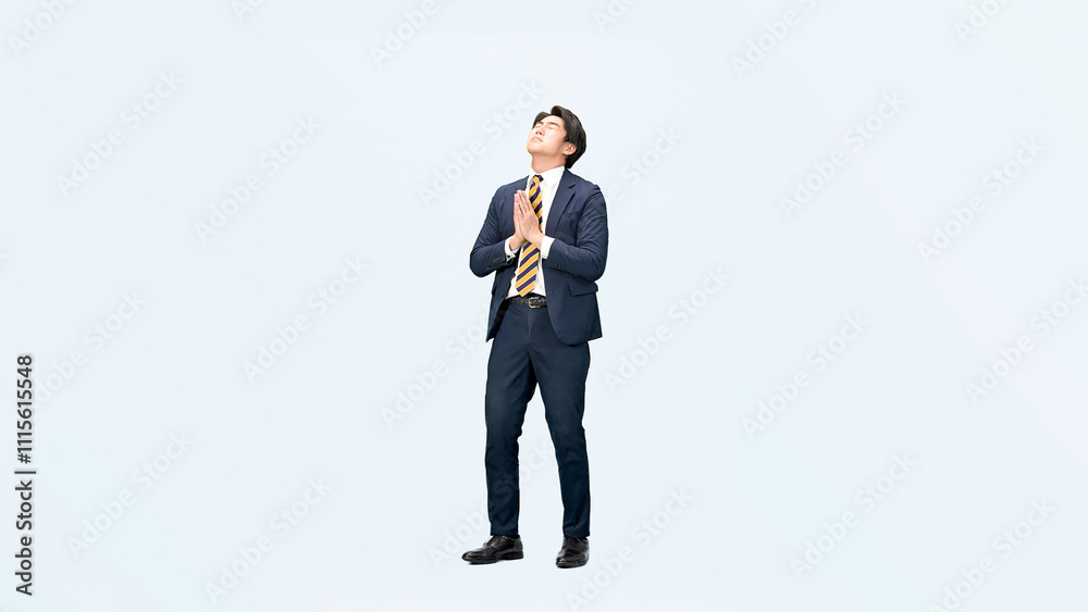 Poster ビジネスマン、ビジネスパーソン、男性、お願い、祈願、希望、祈る、感謝、神頼み、全身、見上げる、夢、目標、チャレンジ、挑戦、ギャンブル、神様、商売繁盛、神社、初詣、ビジネス、サラリーマン、転職、悩む、悩み、困る、トラブル、スーツ、会社員、切り抜き、コピースペース、仕事、日本人、うんざり、問題、課題、白バック、動画、広告、横長、バナー、挫折、安心、願い、合掌、参拝、お祈り、就職、就活、人物