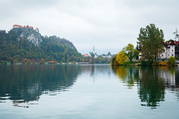 Obraz premium Autumn at Lake Bled