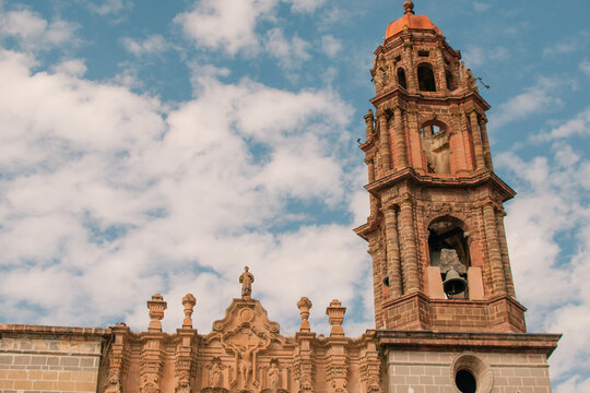 A beautifull streen in the middle of a mexican Town named San Miguel Allende, mexico - 2 sep 2024