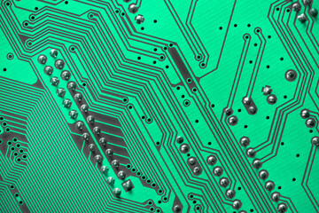Linear circuit with components and paths in green.