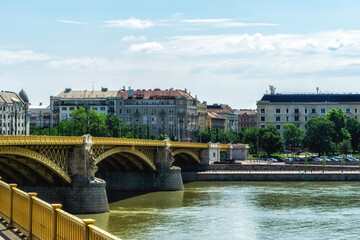 Obraz premium View of the Margaret Bridge over the Danube In Budapest, Hungary
