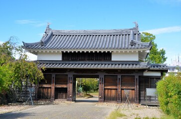 西尾城 青空の鍮石門