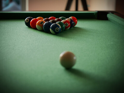 billard ansto&szlig; billardtisch