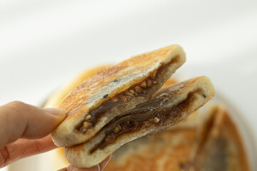hotteok, Korean Syrup-filled Pancake