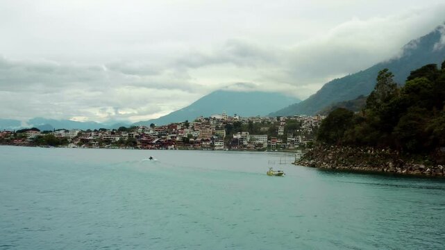 Volc&aacute;n y lago de San Pedro, Paisajes de Guatemala