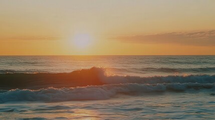 Obraz premium Soft Pastel Waves at Ocean Sunset