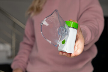 Oxygen mask of nebulizer with steam, medical equipment for pneumonia