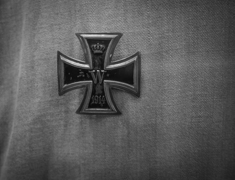 German Iron Cross Second Class 1914-1918 medal on canvas uniform