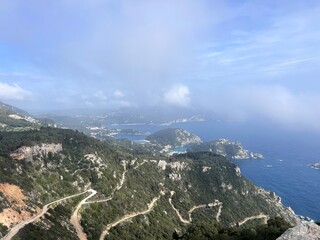 Obraz premium View from Angelokastro hill in Corfu serpantines