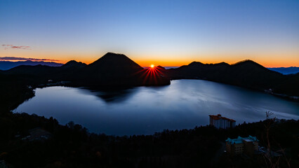 榛名湖の朝日