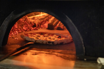 Pizza nel forno 