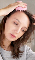 Obraz premium hair stimulation brush